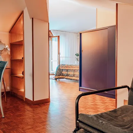 Guest house In Open Space Con Jacuzzi In Iris, Parcheggio Privato In Giardino, In Centro Citta Senigallia